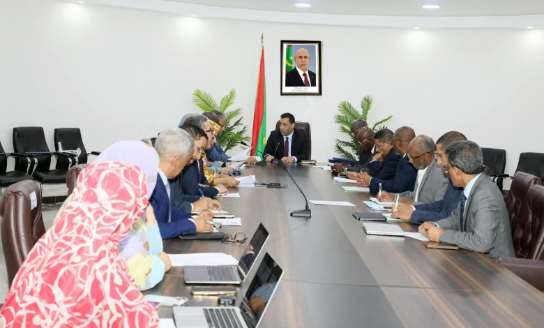 الوزير الأول يترأس اجتماع اللجنة الوزارية المكلفة بالشراكة بين القطاعين العام والخاص