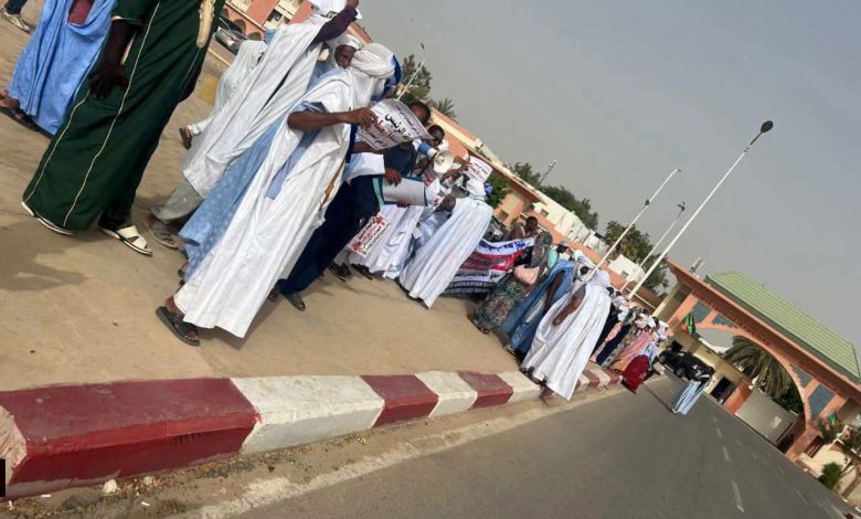 ملاك المنازل المهدمة في نواكشوط ينظمون وقفة احتجاجية للمطالبة بالتعويض