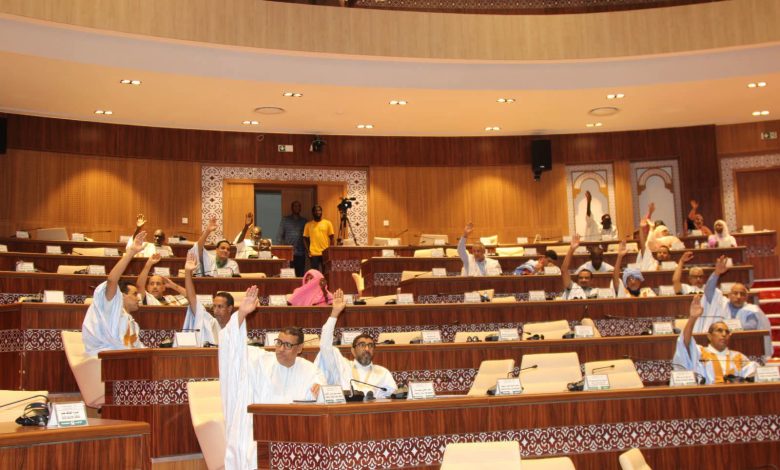 الجمعية الوطنية تصادق على تعديل النظام الأساسي لضباط الجيش والأفراد غير الضباط