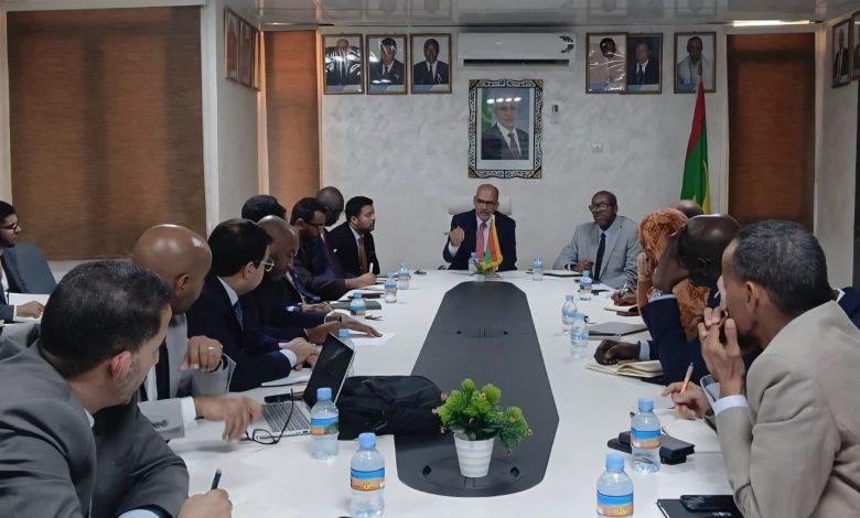 الضرائب تلزم البنوك بتطبيق سقف الضريبة على التحويلات المالية