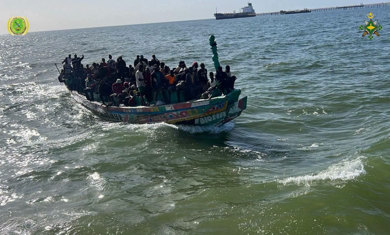البحرية الموريتانية تنقذ 134 مهاجراً قبالة ميناء نواذيبو